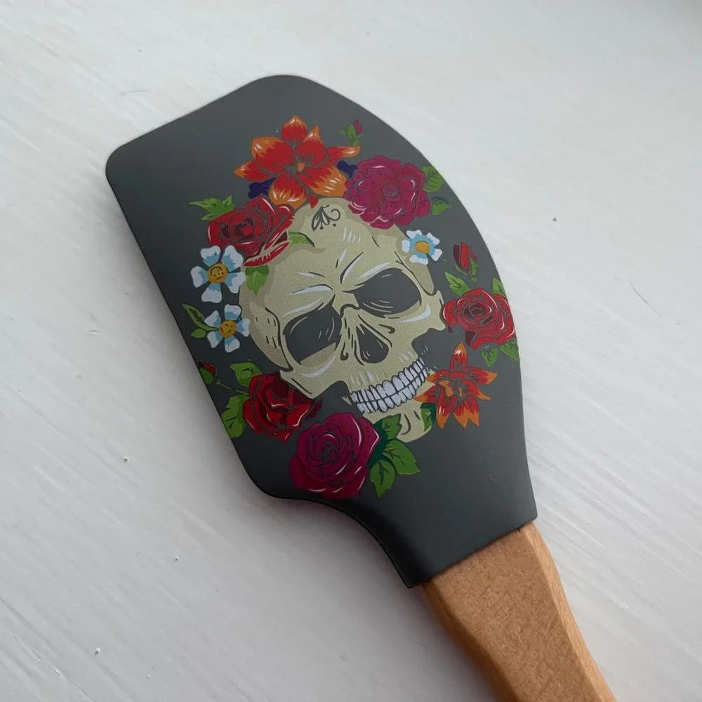 New Creep It Real and Skull Set of 2 Silicone Spatulas the Bake Shop
